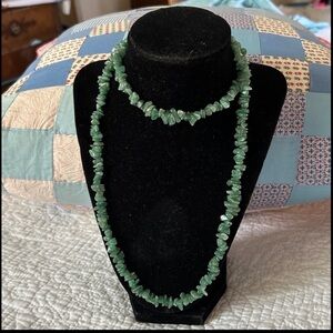 Semi precious stone of Aventurine chip Beaded Necklace